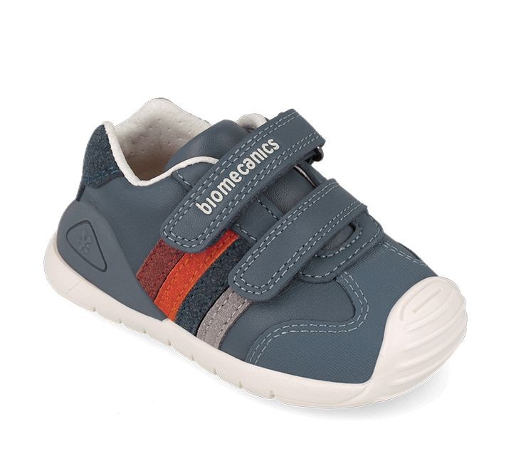 Zapatillas urban casual niño Biomecanics color azul petrol con tiras en rojo azul y gris de piel sauvage calzado respetuoso con el desarrollo natural del pie para gateo y primeros pasos cierre de doble tira adherente y tecnologia always dry