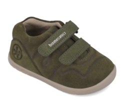 Zapatos urban niño Biomecanics barefoot color verde caza de piel de serraje calzado respetuoso con el desarrollo natural del pie para gateo y primeros pasos con cierre de tira adherente y plantilla always dry