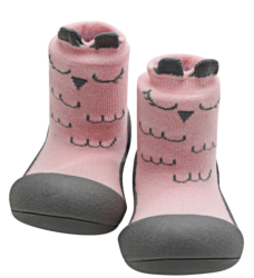 Attipas calzado respetuoso para gateo y primeros pasos ideal para guarderias color rosa muy comodos
