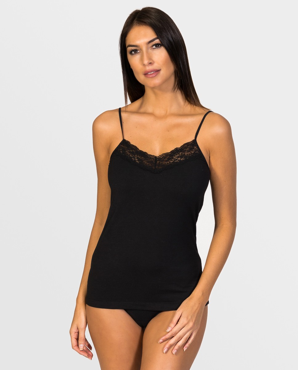 Soya Spaghetti top with lace and V-neck