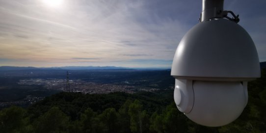 Plana Fàbrega Sabadell instal·la sistemes de videovigilància forestal al terme de Castellar del Vallès 