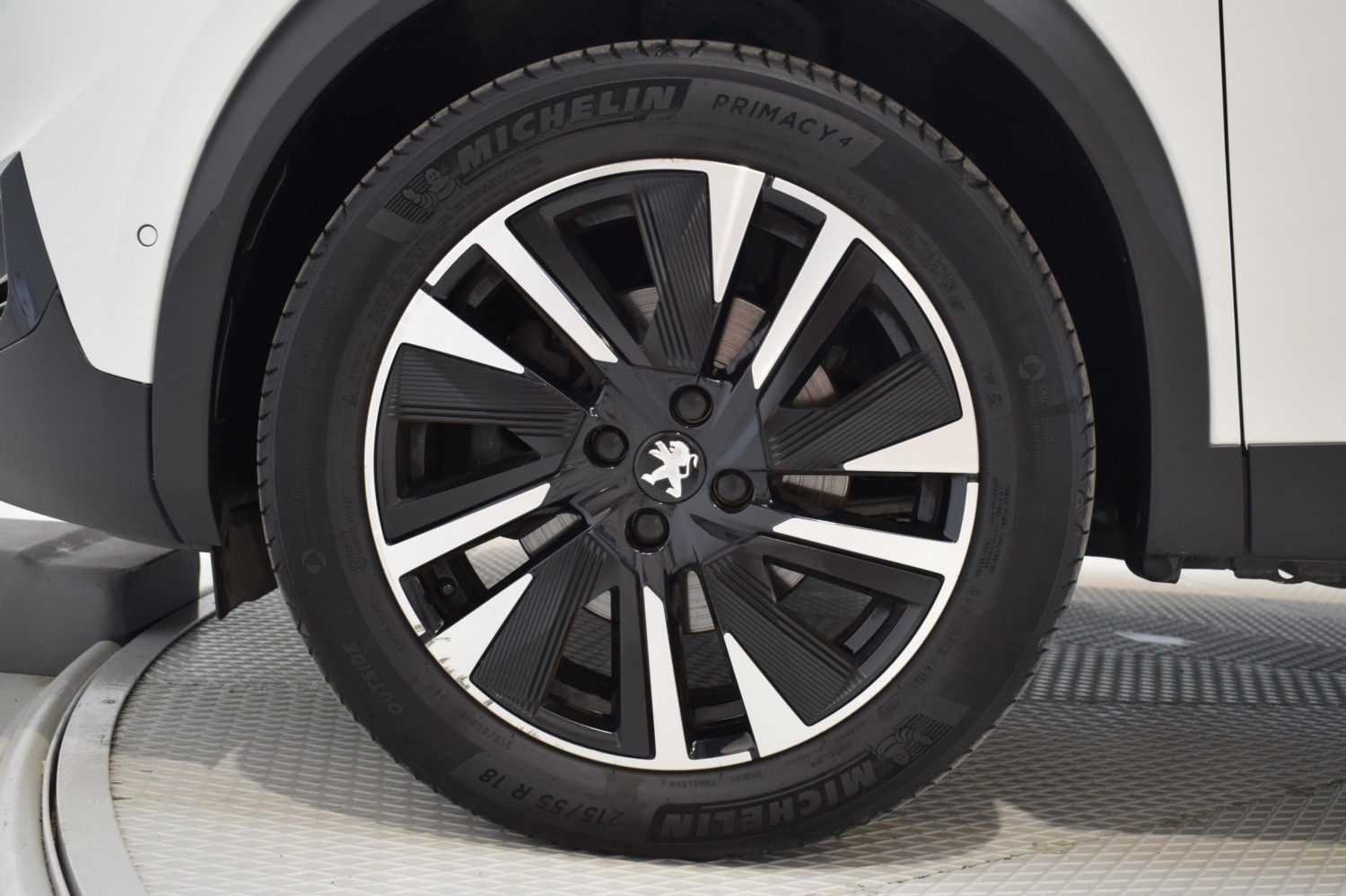 PEUGEOT 2008 GT PACK BlueHDI 130 S&S EAT8 - Ítem9
