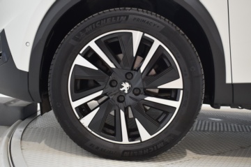 PEUGEOT 2008 GT PACK BlueHDI 130 S&S EAT8 - Ítem9