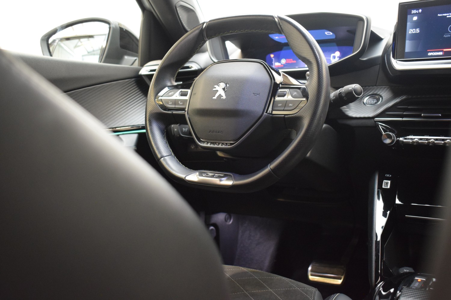PEUGEOT 2008 GT PACK BlueHDI 130 S&S EAT8 - Ítem24