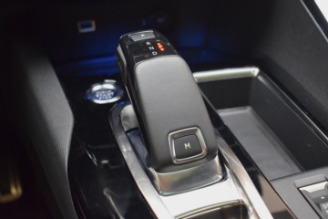 PEUGEOT 3008 GT PACK PureTech AUT - Ítem17