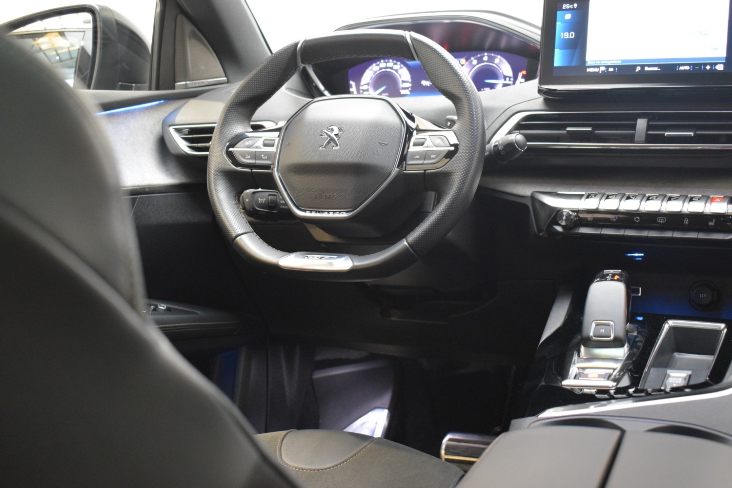 PEUGEOT 3008 GT PACK PureTech AUT - Ítem22