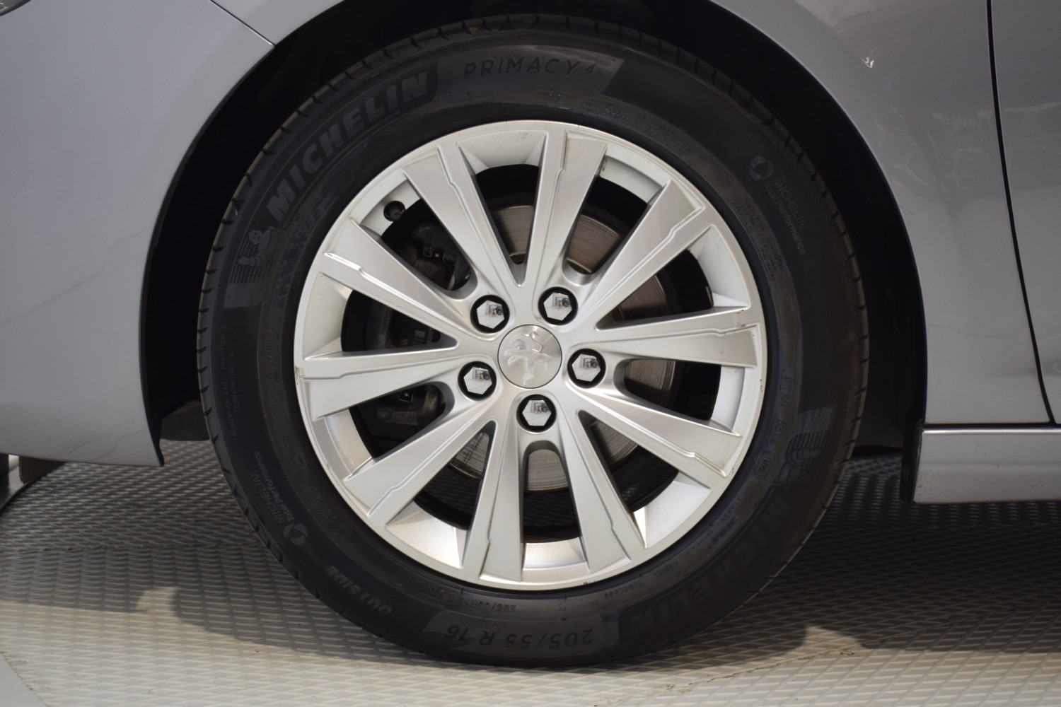 PEUGEOT 308 STYLE 5p PureTech 130 S&S 6 Vel. MAN - Ítem9