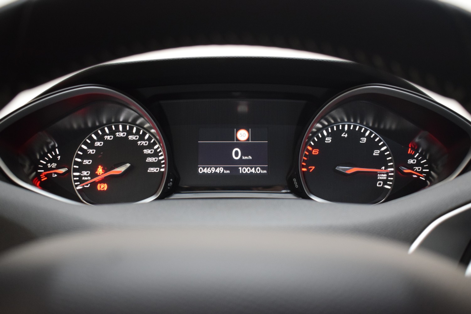 PEUGEOT 308 STYLE 5p PureTech 130 S&S 6 Vel. MAN - Ítem10