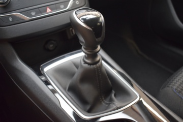 PEUGEOT 308 STYLE 5p PureTech 130 S&S 6 Vel. MAN - Ítem16