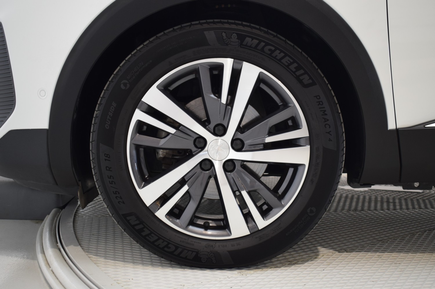 PEUGEOT 5008 ALLURE 1.5 BlueHDi 96kW (130CV) S&S EAT8 - Ítem9