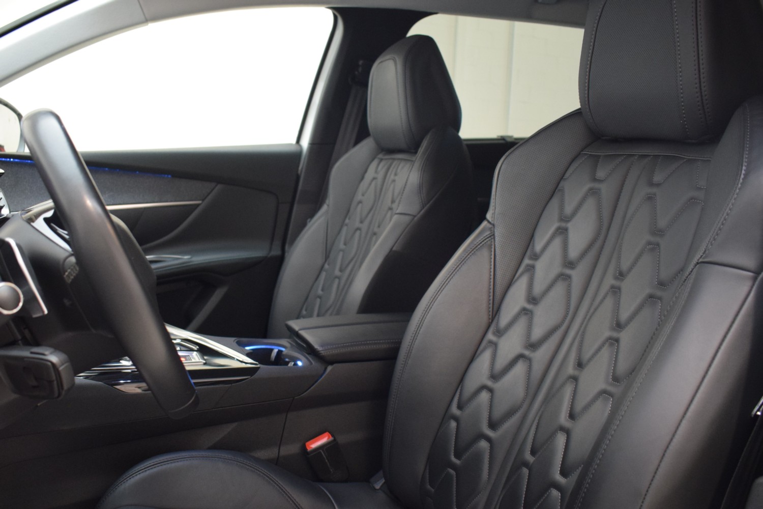 PEUGEOT 5008 ALLURE 1.5 BlueHDi 96kW (130CV) S&S EAT8 - Ítem19