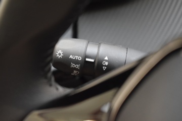 PEUGEOT 2008 Allure Puretech 100 S&S 6 Vel. MAN - Ítem17