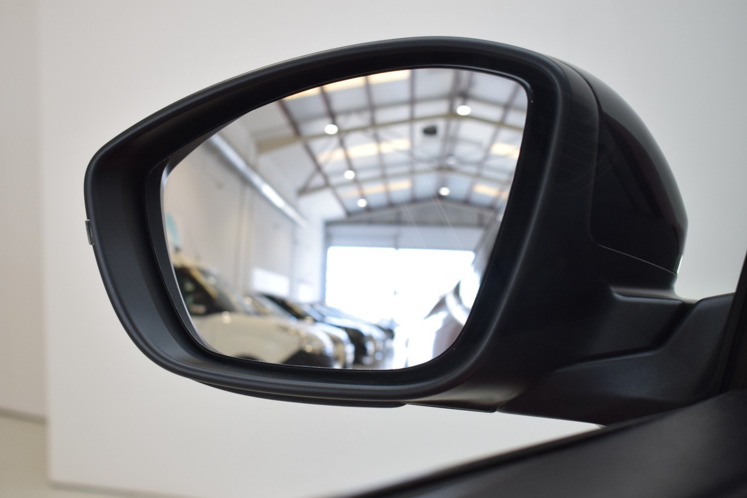 PEUGEOT 2008 Allure Puretech 100 S&S 6 Vel. MAN - Ítem18