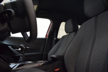 PEUGEOT 2008 Allure Puretech 100 S&S 6 Vel. MAN - Ítem21