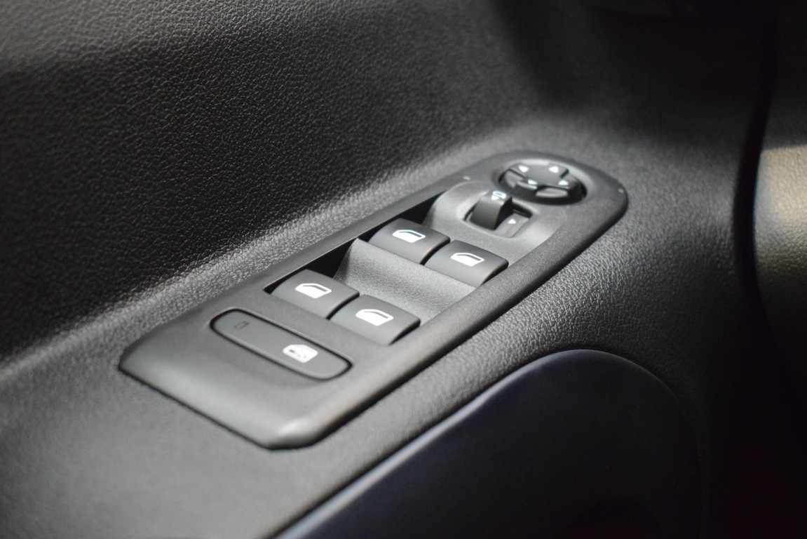 PEUGEOT RIFTER Allure Standard BlueHDi 96kW - Ítem15