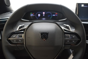 PEUGEOT N2008 Allure Hybrid 145 eDCS6 - Ítem11