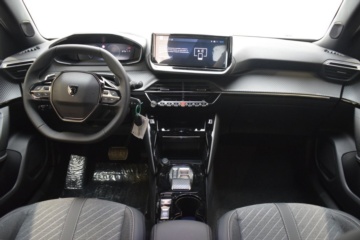 PEUGEOT N2008 Allure Hybrid 145 eDCS6 - Ítem13
