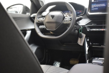 PEUGEOT N2008 Allure Hybrid 145 eDCS6 - Ítem21