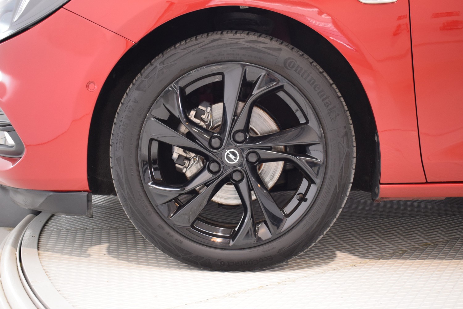 OPEL ASTRA GS LINE 1.2T SHL 81kW (110CV) - Ítem9