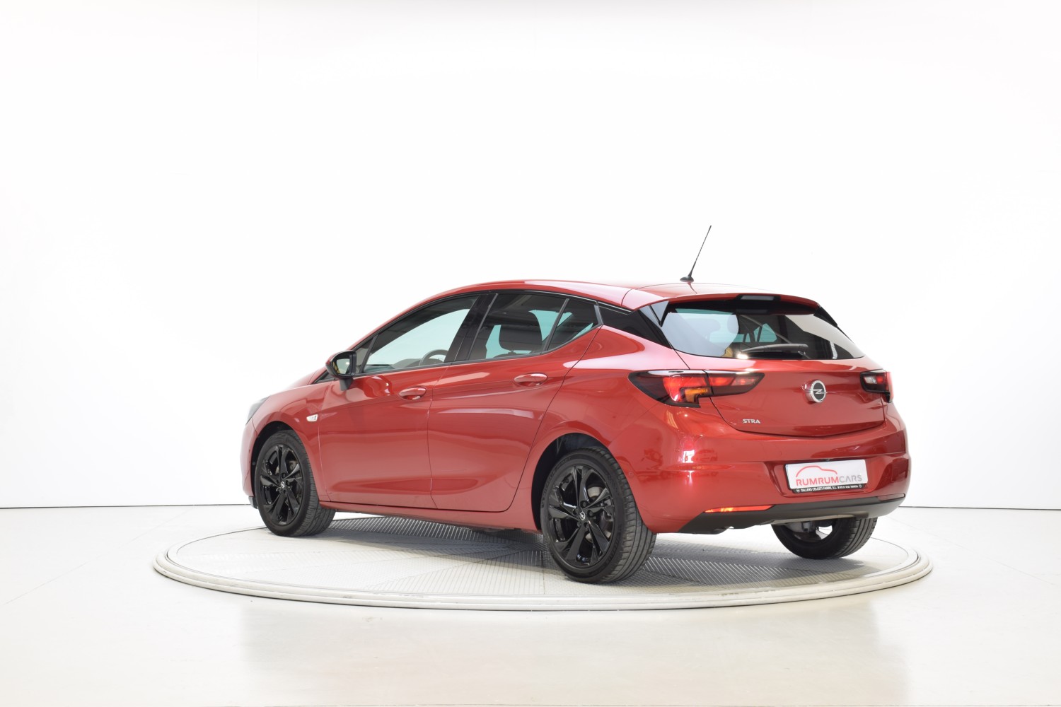 OPEL ASTRA GS LINE 1.2T SHL 81kW (110CV) - Ítem2