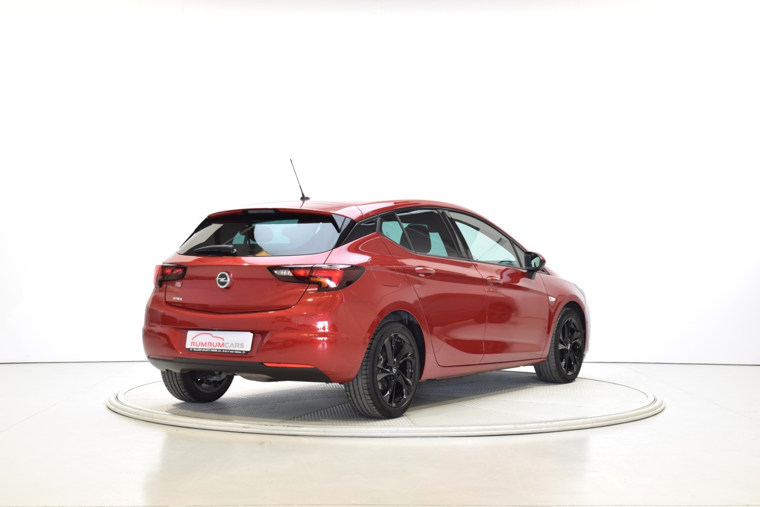 OPEL ASTRA GS LINE 1.2T SHL 81kW (110CV) - Ítem4
