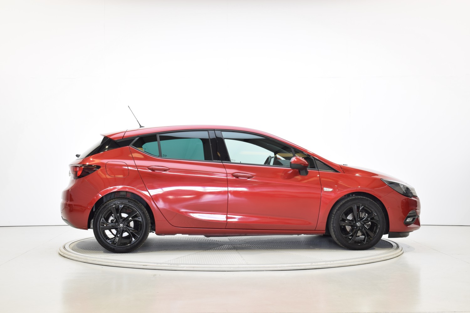 OPEL ASTRA GS LINE 1.2T SHL 81kW (110CV) - Ítem5