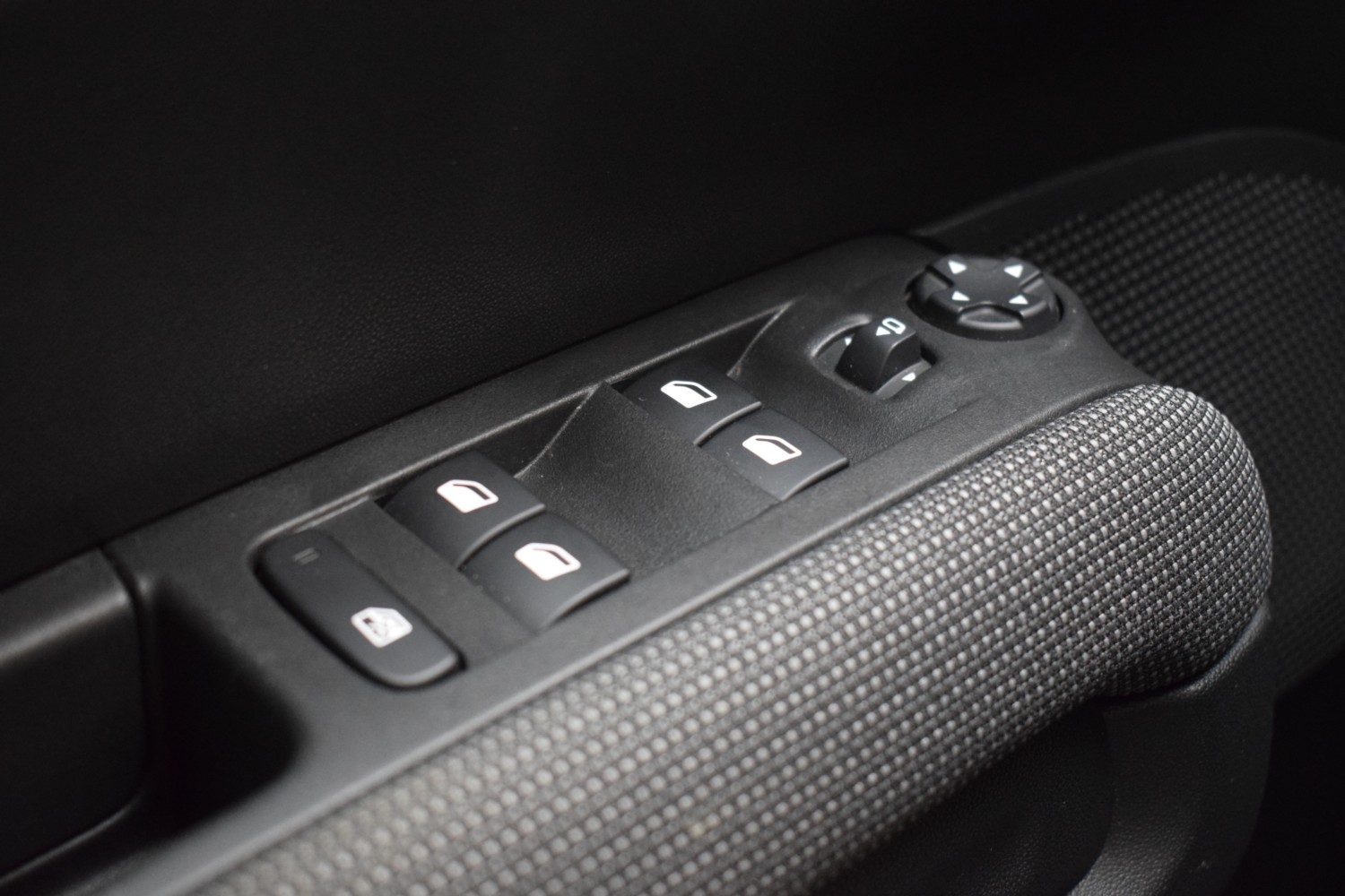 CITRÖEN C3 AIRCROSS C-SERIES BlueHDi 81kW (110CV) S&S - Ítem14