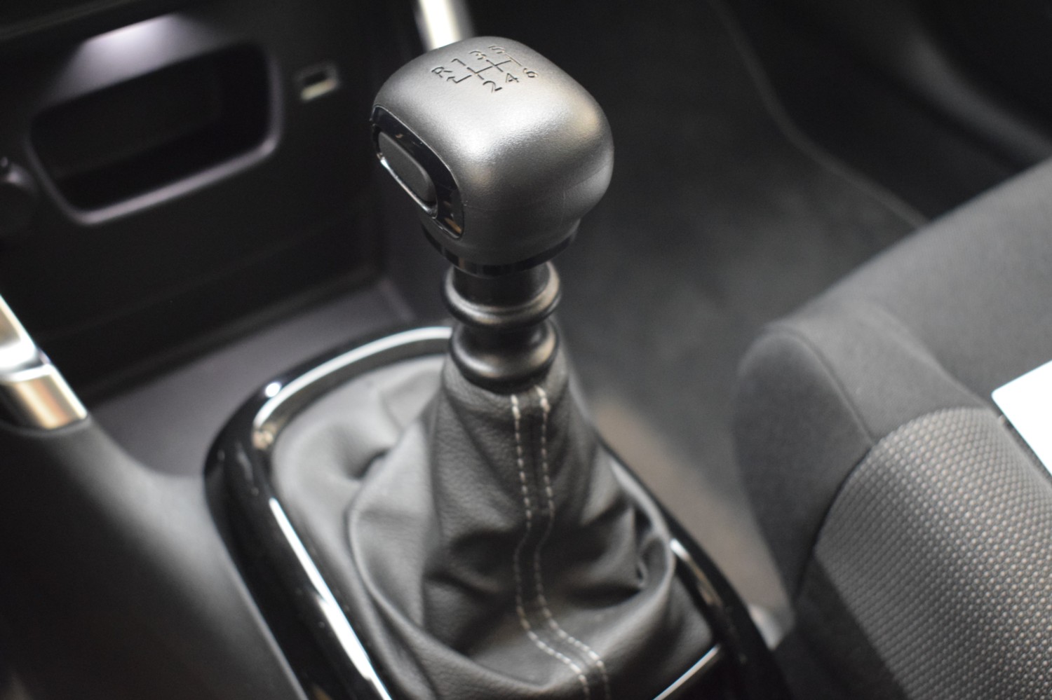 CITRÖEN C3 AIRCROSS C-SERIES BlueHDi 81kW (110CV) S&S - Ítem16