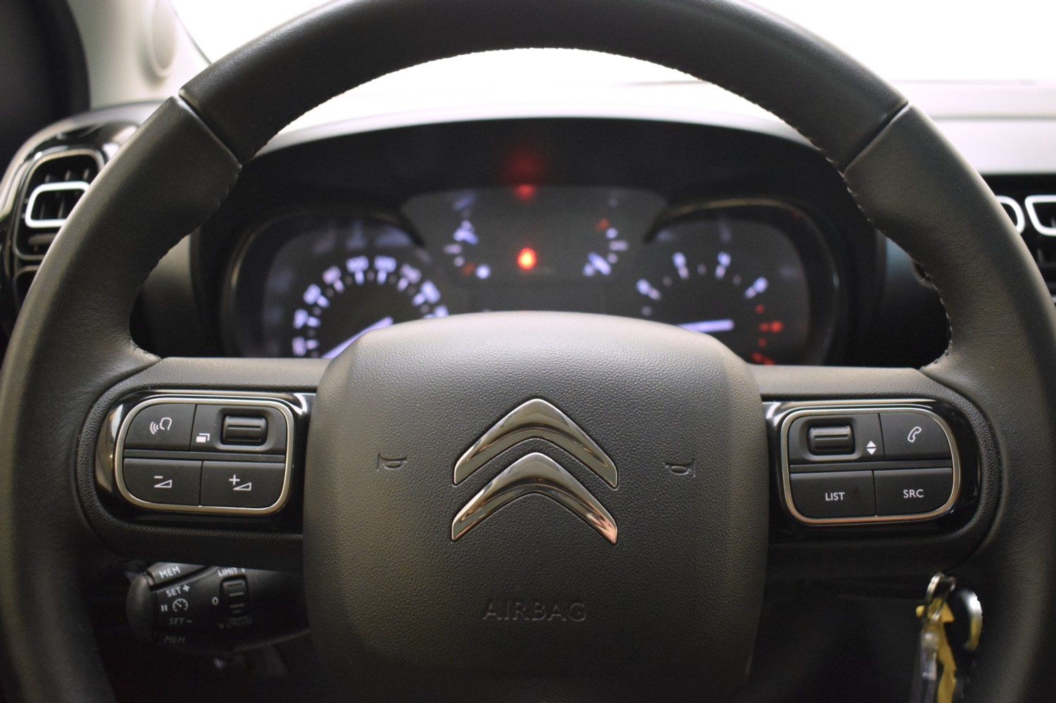 CITROEN C3 AIRCROSS YOU! BlueHDi 81kW (110CV) - Ítem11