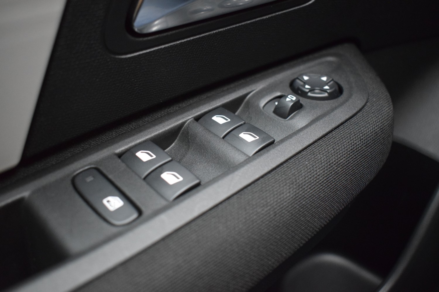 CITROEN C4 BUSINESS EDITION Hybrid 145 ë-DCS6 - Ítem14