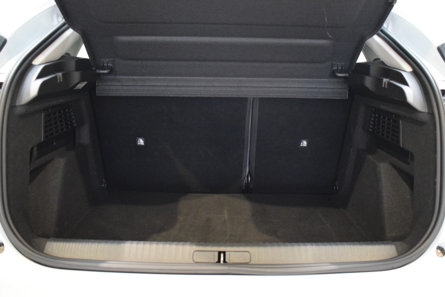 CITROEN C4 BUSINESS EDITION Hybrid 145 ë-DCS6 - Ítem8