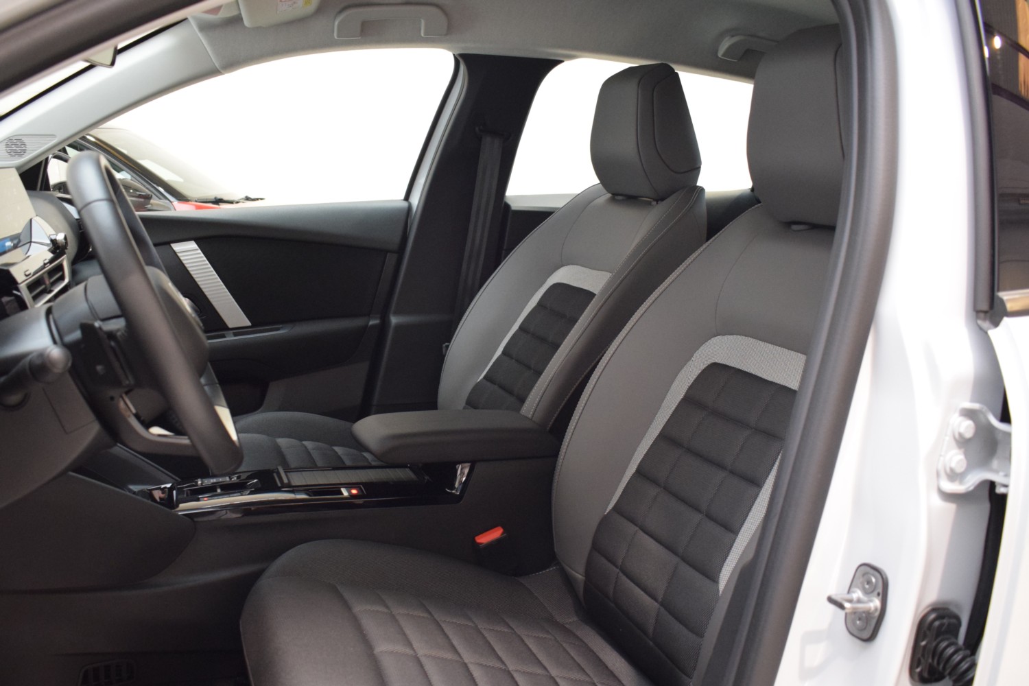 CITROEN C4 PLUS Hybrid 145cv e-DCS6 - Ítem20