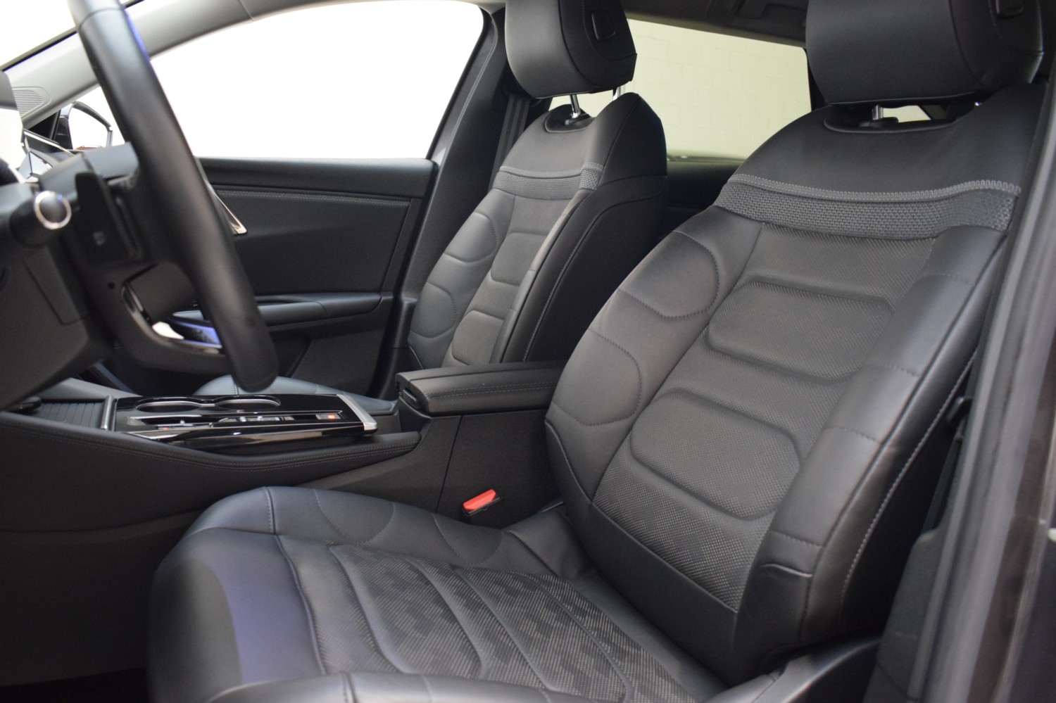 CITROEN C5 X SHINE PureTech 132kW (180CV) S&S EAT8 - Ítem21