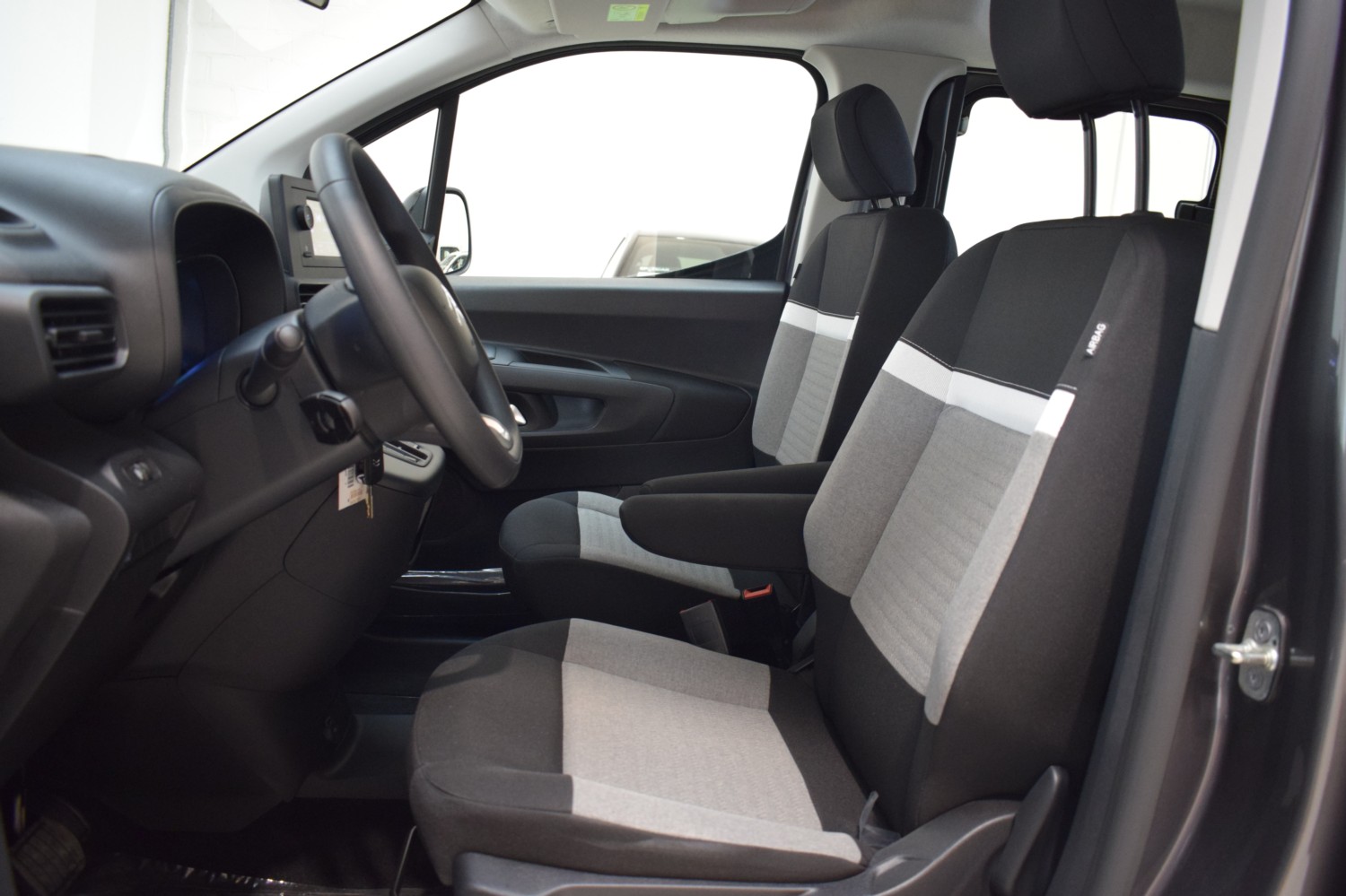 CITROEN E-BERLINGO FEEL Talla M ë-Berlingo 50 kWh FEEL - Ítem21