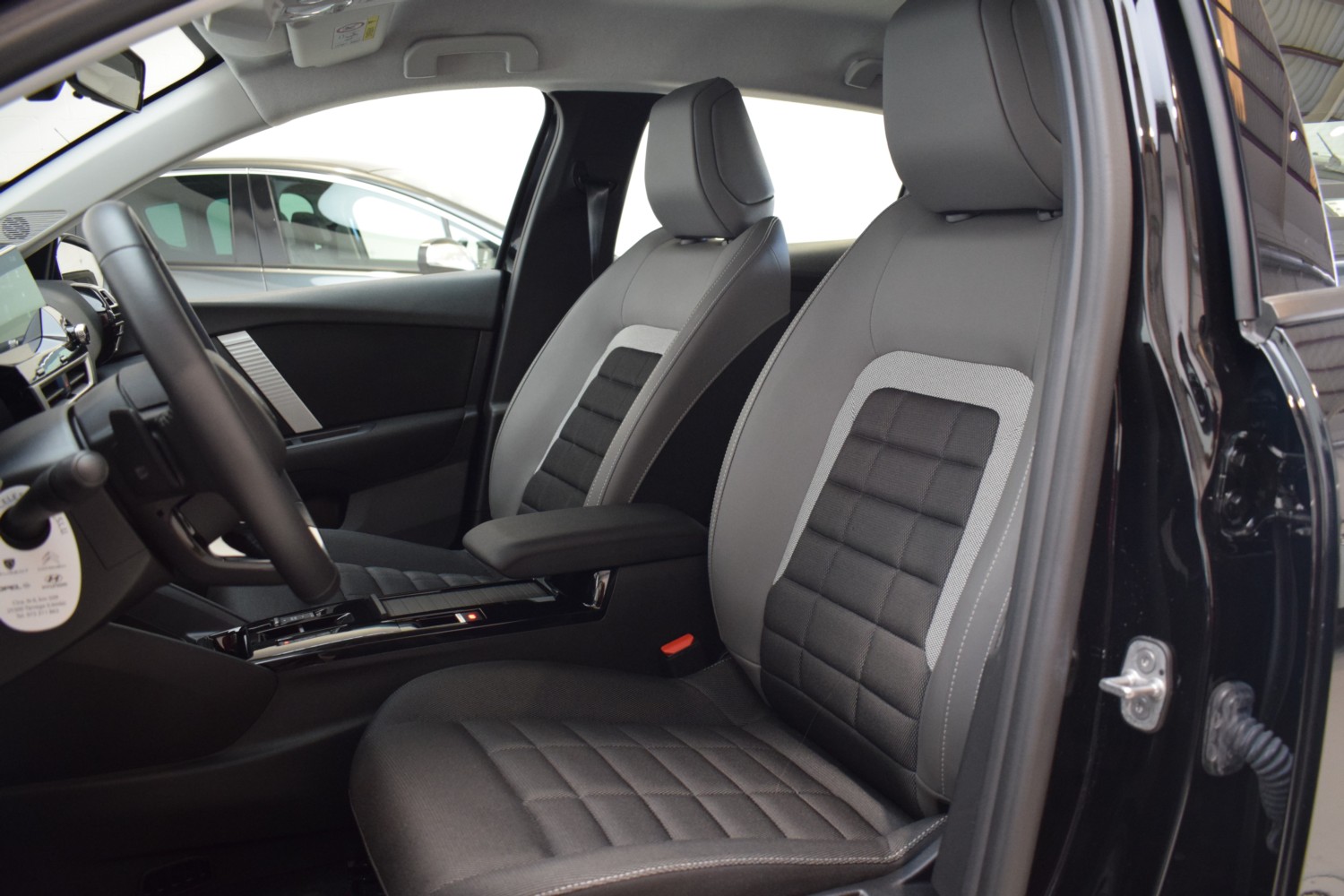 CITROEN C4 PLUS Hybrid 145 e-DCS6 - Ítem20