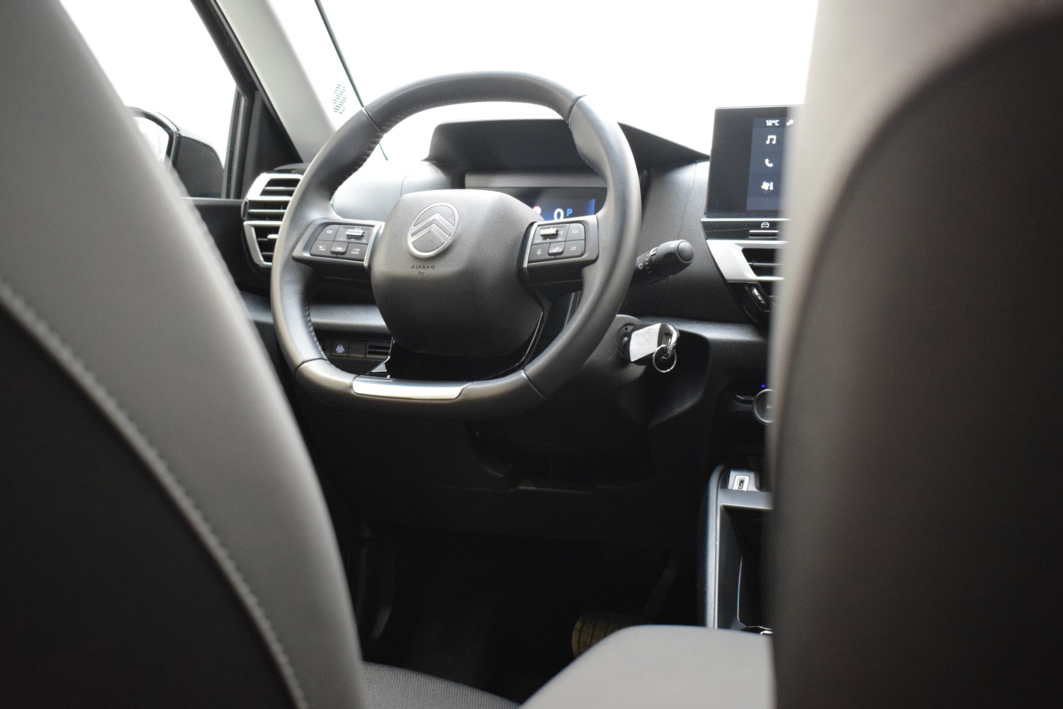 CITROEN C4 PLUS Hybrid 145 e-DCS6 - Ítem21