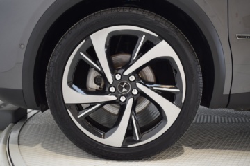DS 7 CROSSBACK GRAND CHIC 1.6 TURBO 225 CV EAT8 - Ítem9