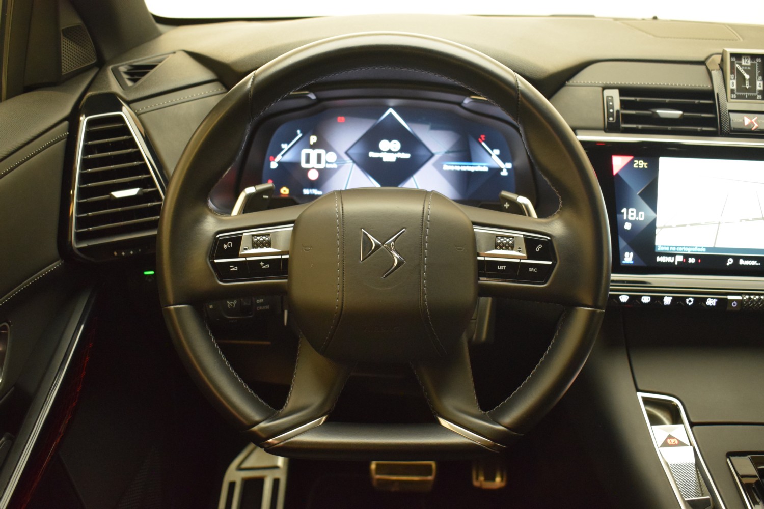 DS 7 CROSSBACK GRAND CHIC 1.6 TURBO 225 CV EAT8 - Ítem12