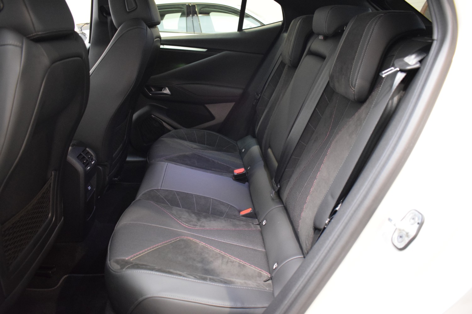 DS 4 PERFORMANCE LINE PureTech 130 auto - Ítem22