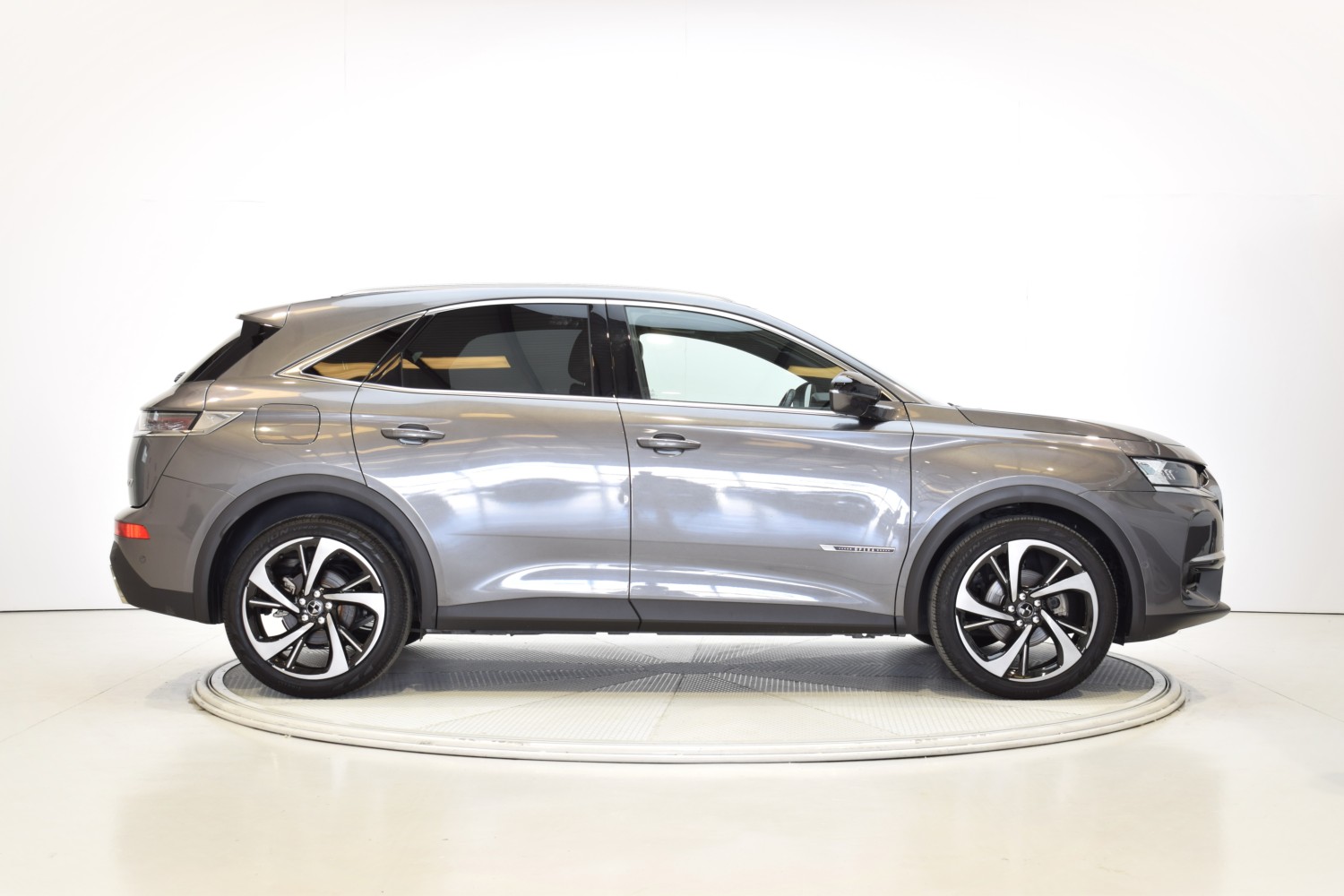 DS 7 CROSSBACK GRAND CHIC 1.6 TURBO 225 CV EAT8 - Ítem5