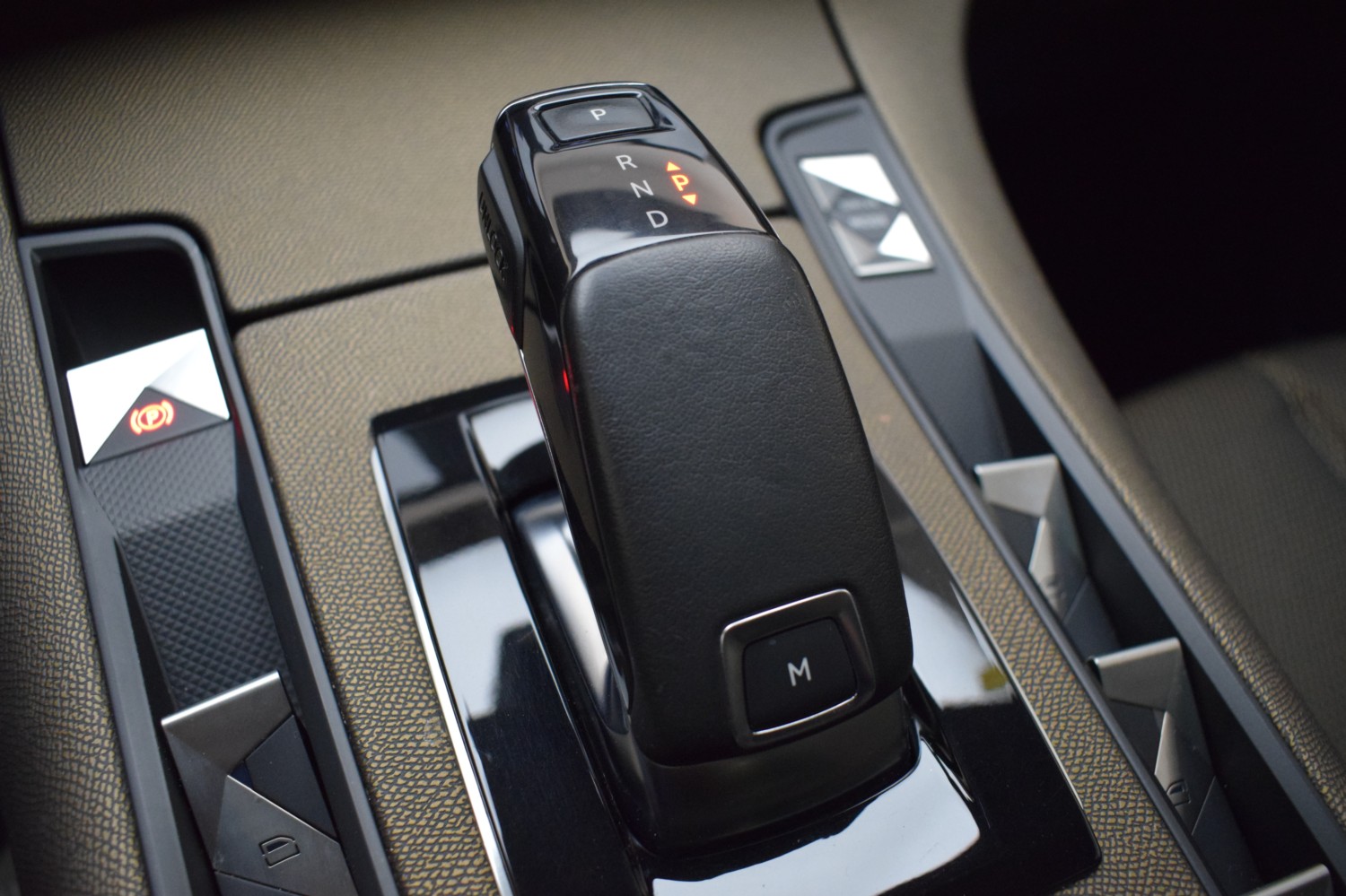 DS 7 CROSSBACK SO CHICK BlueHDi 132kW (180CV) Auto. SO CHIC - Ítem16