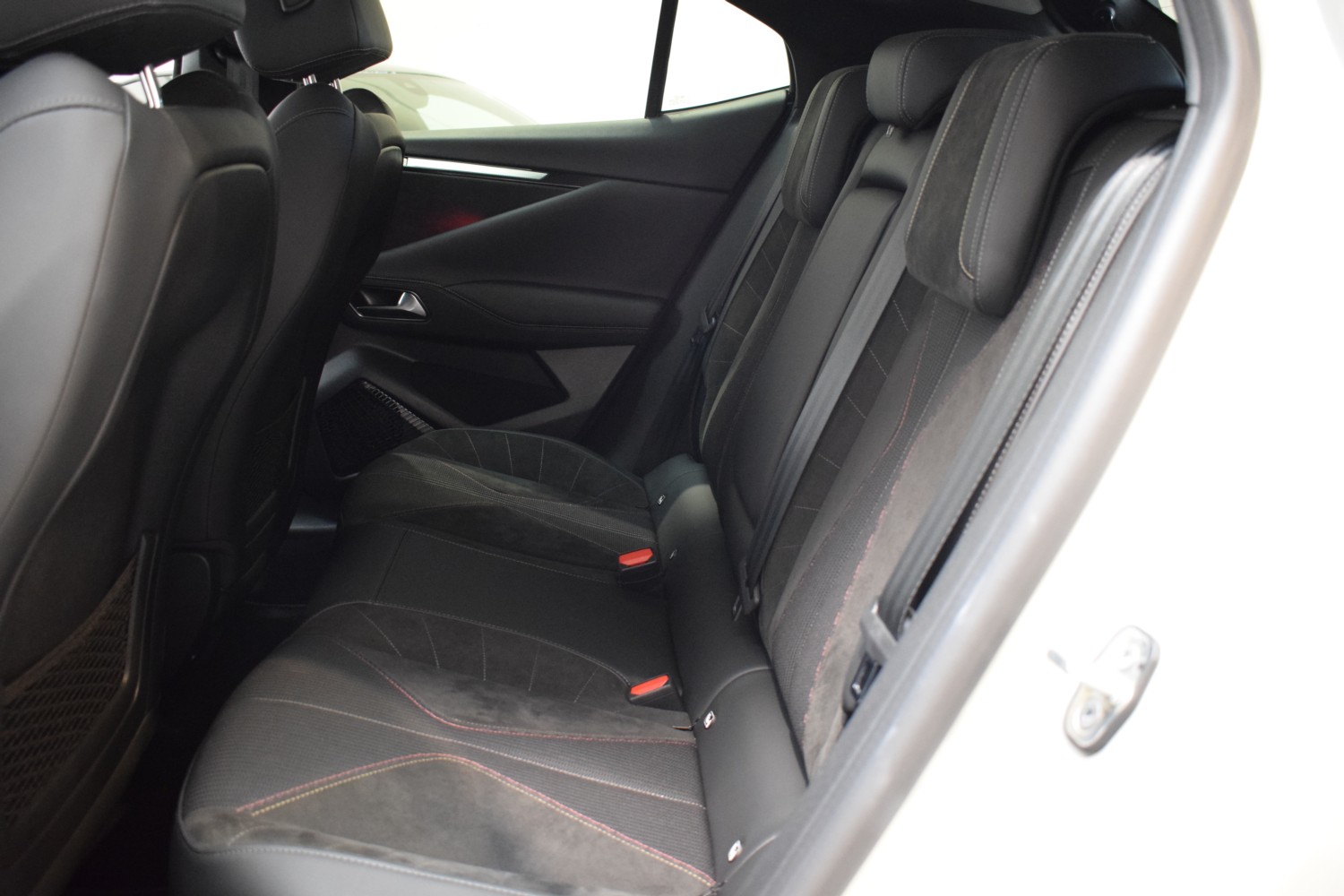 DS 4 PERFORMANCE LINE PureTech 130 auto - Ítem22