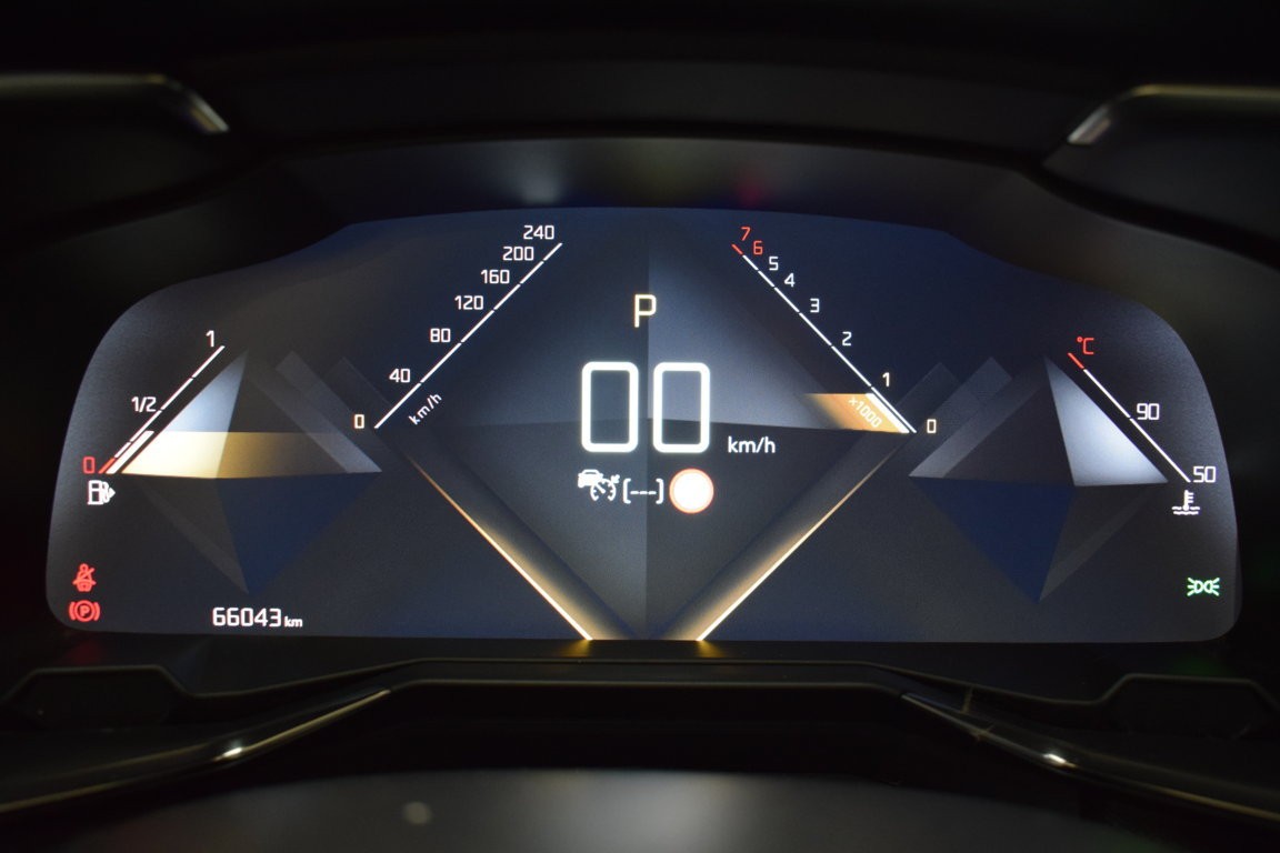 DS 7 CROSSBACK GRAND CHIC 1.6 TURBO 225 CV EAT8 - Ítem19