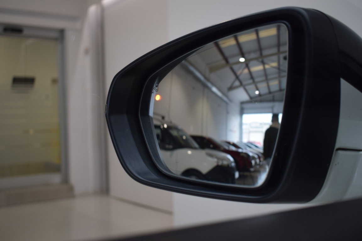 DS 7 CROSSBACK GRAND CHIC 1.6 TURBO 225 CV EAT8 - Ítem28