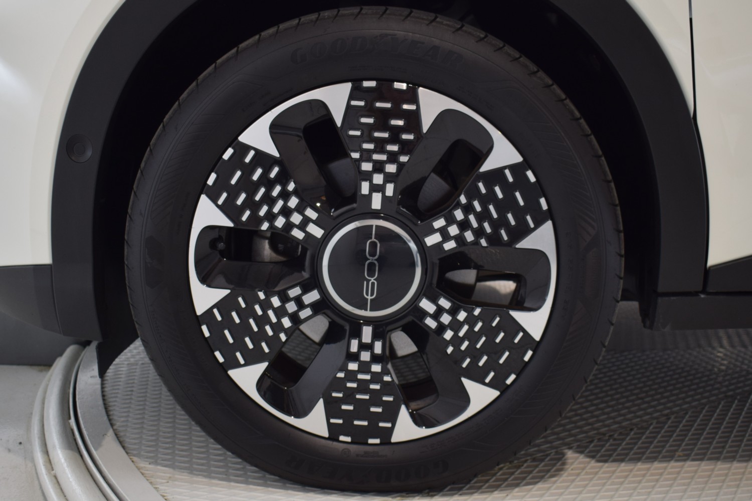 FIAT 600 LA PRIMA 600 MHEV 1.2 74kW (100CV) DDCT - Ítem8