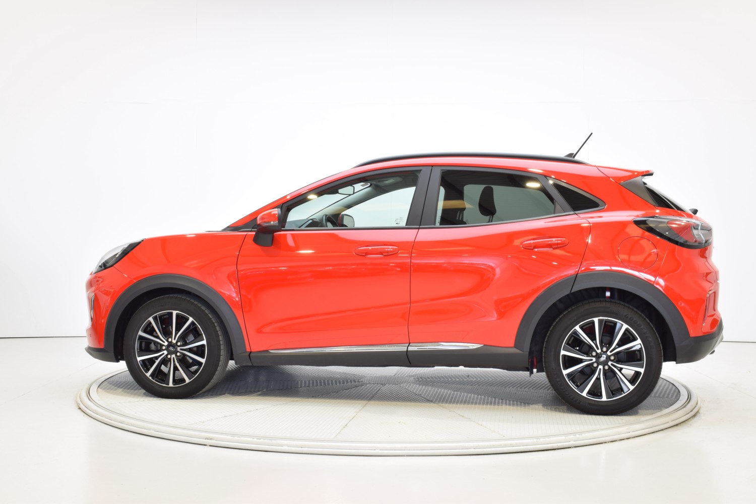 FORD PLUMA TITANIUM 1.0 EcoBoost 125cv Titanium MHEV - Ítem1