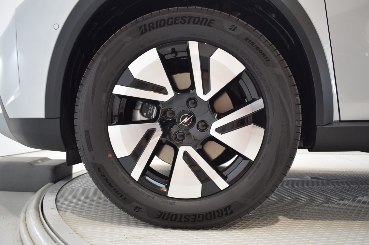 OPEL FRONTERA GS 1.2T XHT Hybrid eDCT6 107kW 145CV - Ítem9
