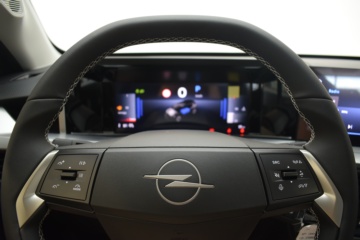 OPEL FRONTERA GS 1.2T XHT Hybrid eDCT6 107kW 145CV - Ítem11