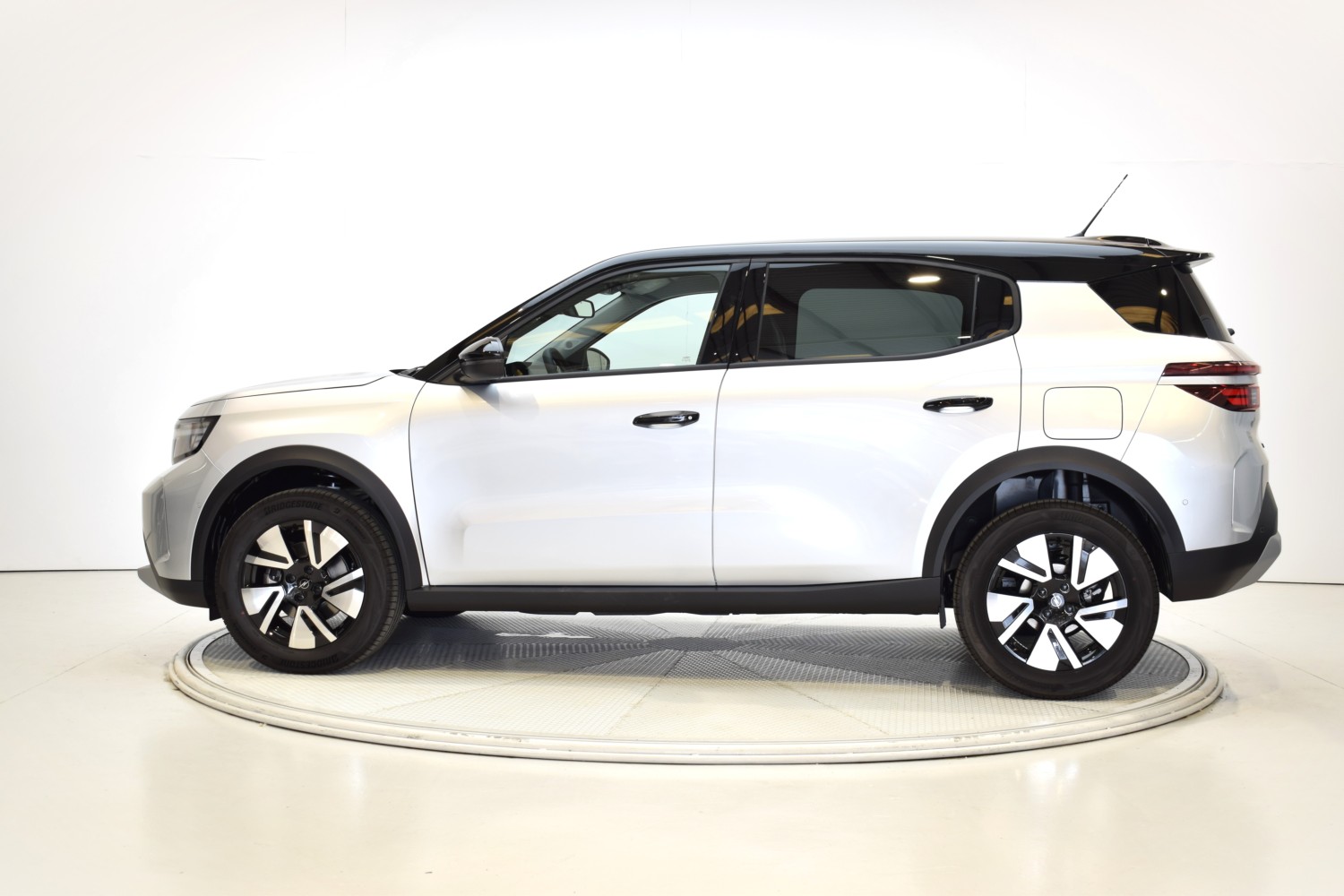 OPEL FRONTERA GS 1.2T XHT Hybrid eDCT6 107kW 145CV - Ítem1