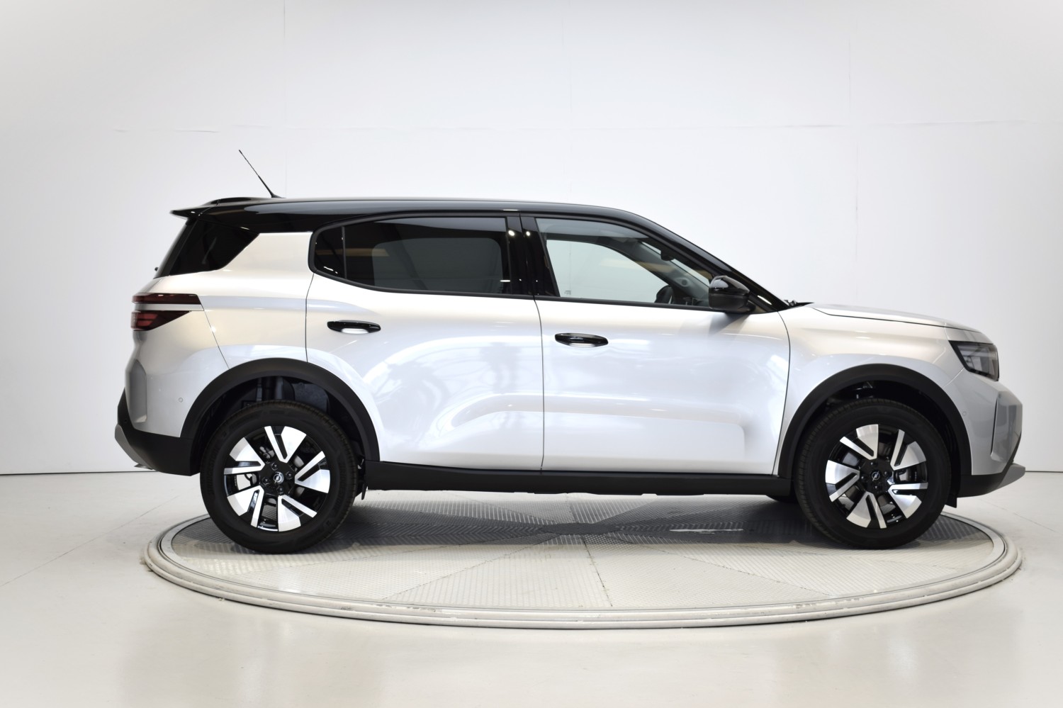 OPEL FRONTERA GS 1.2T XHT Hybrid eDCT6 107kW 145CV - Ítem5